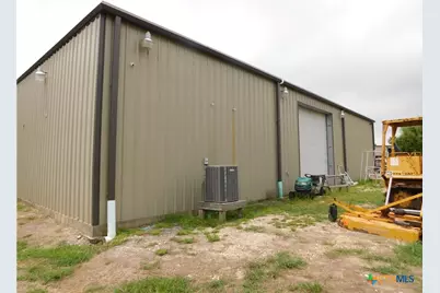 1002 Henderson Avenue, Palacios, TX 77465 - Photo 2