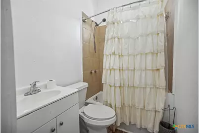 619 Broadway Street, Port Lavaca, TX 77979 - Photo 38