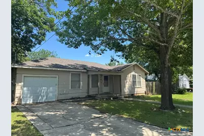809 Leissner Street, Seguin, TX 78155 - Photo 1