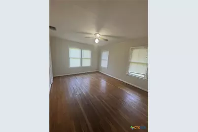 809 Leissner Street, Seguin, TX 78155 - Photo 6