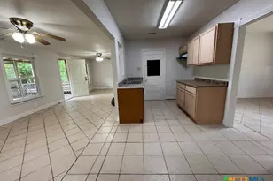 236 Hilltop Dr, Victoria, TX 77905 - Photo 16