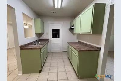 236 Hilltop Drive, Victoria, TX 77905 - Photo 10