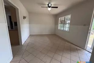 236 Hilltop Dr, Victoria, TX 77905 - Photo 6