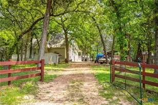 1055 Beech Crest, Columbus, TX 78950 - Photo 4