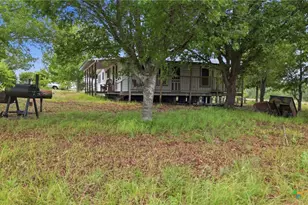 11615 Kingsbury Rd, Kingsbury, TX 78638 - Photo 14