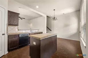 570 Creekside Cir, New Braunfels, TX 78130 - Photo 14