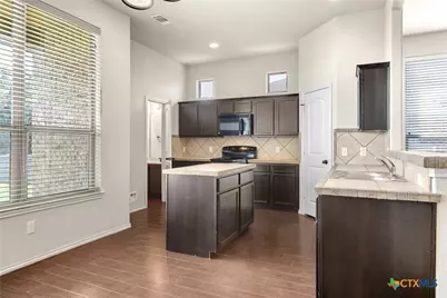 570 Creekside Circle, New Braunfels, TX 78130 - Photo 10