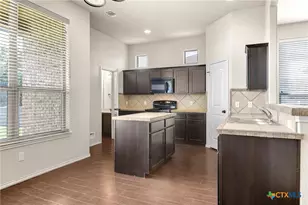 570 Creekside Cir, New Braunfels, TX 78130 - Photo 10