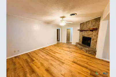 111 Yorkshire Lane, Victoria, TX 77904 - Photo 6
