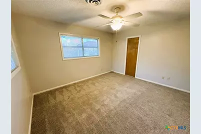 111 Yorkshire Lane, Victoria, TX 77904 - Photo 30