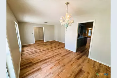 111 Yorkshire Lane, Victoria, TX 77904 - Photo 4
