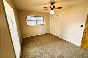 111 Yorkshire Ln, Victoria, TX 77904 - Photo 20