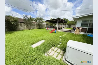 111 Yorkshire Lane, Victoria, TX 77904 - Photo 46