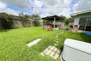 111 Yorkshire Ln, Victoria, TX 77904 - Photo 46