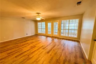 111 Yorkshire Ln, Victoria, TX 77904 - Photo 8