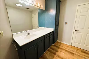 111 Yorkshire Ln, Victoria, TX 77904 - Photo 18