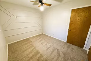 111 Yorkshire Ln, Victoria, TX 77904 - Photo 24