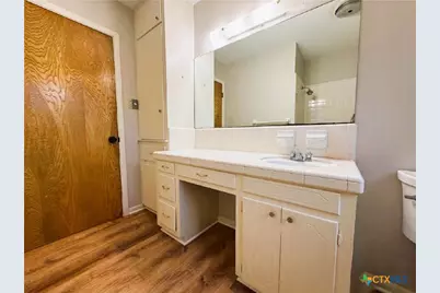 111 Yorkshire Lane, Victoria, TX 77904 - Photo 28