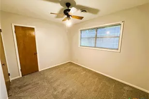 111 Yorkshire Ln, Victoria, TX 77904 - Photo 26