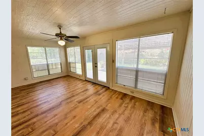 111 Yorkshire Lane, Victoria, TX 77904 - Photo 34