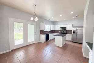313 Crowfoot Dr, Harker Heights, TX 76548 - Photo 2