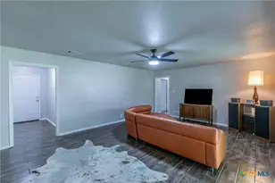 213 E Upshaw Ave, Temple, TX 76501 - Photo 6
