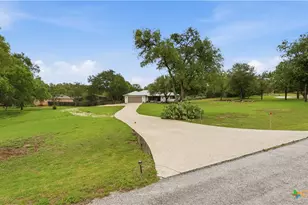 306 Spring Hollow, New Braunfels, TX 78132 - Photo 4
