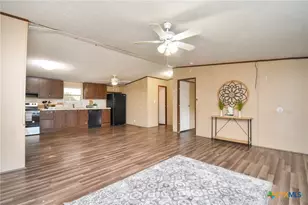 413 W Oaks Dr, Victoria, TX 77905 - Photo 8