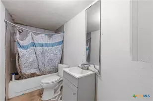 409 Summit Dr, Kyle, TX 78640 - Photo 18