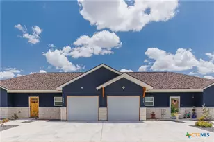 123 Navarro Xing, Seguin, TX 78155 - Photo 2