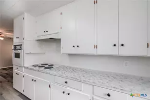 116 E Wallace St, Gonzales, TX 78629 - Photo 6