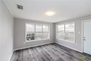 116 E Wallace St, Gonzales, TX 78629 - Photo 10