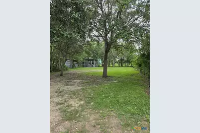 703 E Houston Avenue, Seadrift, TX 77983 - Photo 4
