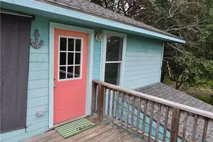 703 E Houston Ave, Seadrift, TX 77983 - Photo 12