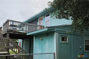 703 E Houston Ave, Seadrift, TX 77983 - Photo 8