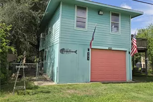 703 E Houston Ave, Seadrift, TX 77983 - Photo 1