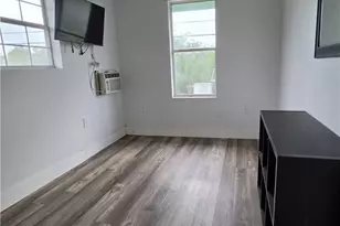 703 E Houston Ave, Seadrift, TX 77983 - Photo 16