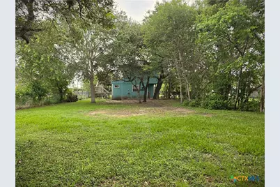 703 E Houston Avenue, Seadrift, TX 77983 - Photo 6