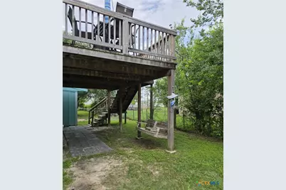 703 E Houston Avenue, Seadrift, TX 77983 - Photo 10