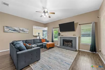 209 W Blancas Drive, Copperas Cove, TX 76522 - Photo 6