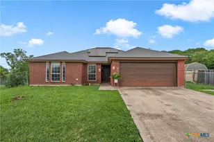 209 W Blancas Dr, Copperas Cove, TX 76522 - Photo 2