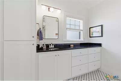 1120 W Hopkins Street, San Marcos, TX 78666 - Photo 12