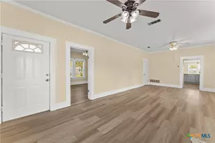 202 S 27th St, Temple, TX 76504 - Photo 8