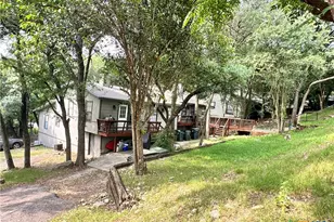 901 Hillyer St, San Marcos, TX 78666 - Photo 2