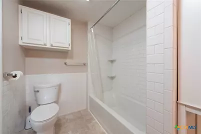 205 N Mesquite Avenue, Luling, TX 78648 - Photo 14