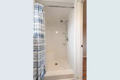 205 N Mesquite Avenue, Luling, TX 78648 - Photo 26