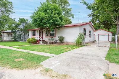 205 N Mesquite Avenue, Luling, TX 78648 - Photo 1