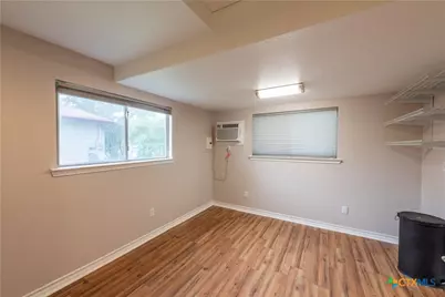 205 N Mesquite Avenue, Luling, TX 78648 - Photo 22