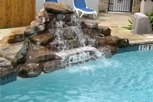 730 E Mather St, New Braunfels, TX 78130 - Photo 16