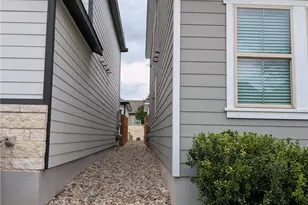 1733 Yaupon Grove Ln, Leander, TX 78641 - Photo 2